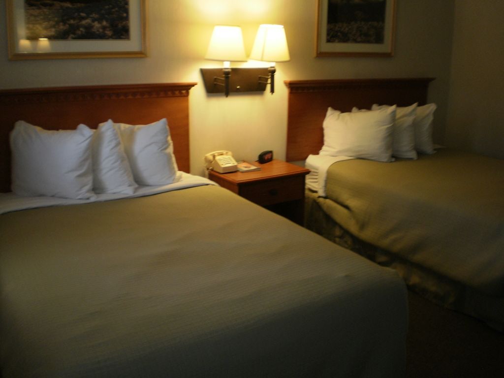Magnuson Hotel Ely Room photo